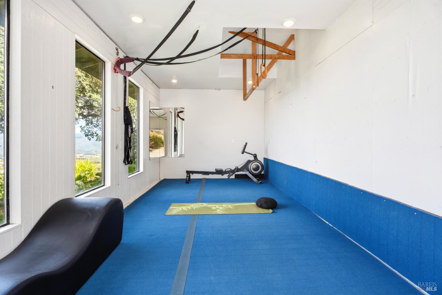 1455 Oak Knoll Road Ukiah, CA 95482 - Photo 27 of 54 Yoga and workout studio