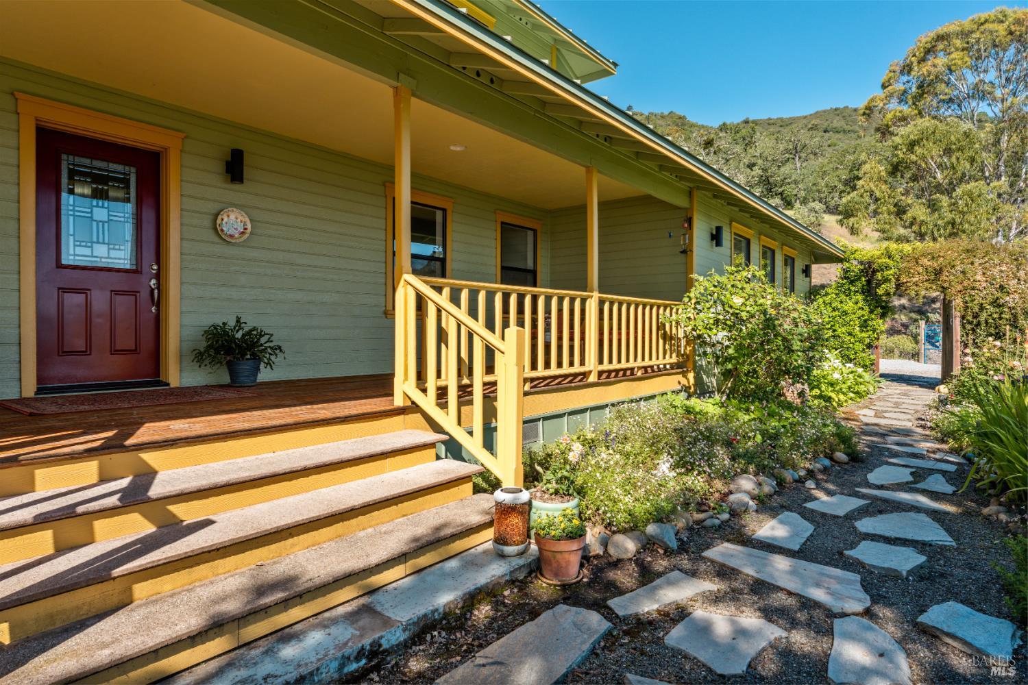 1455 Oak Knoll Road Ukiah, CA 95482 - Photo 3 of 54 Meandering pathways to explore.