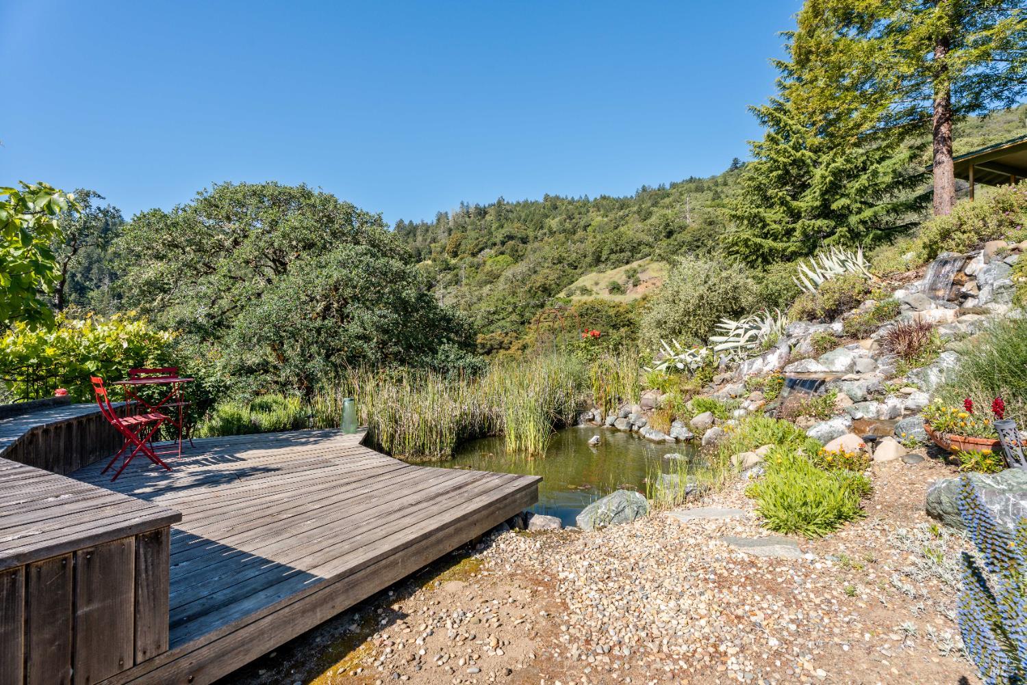 1455 Oak Knoll Road Ukiah, CA 95482 - Photo 34 of 54 Private sunbathing deck.