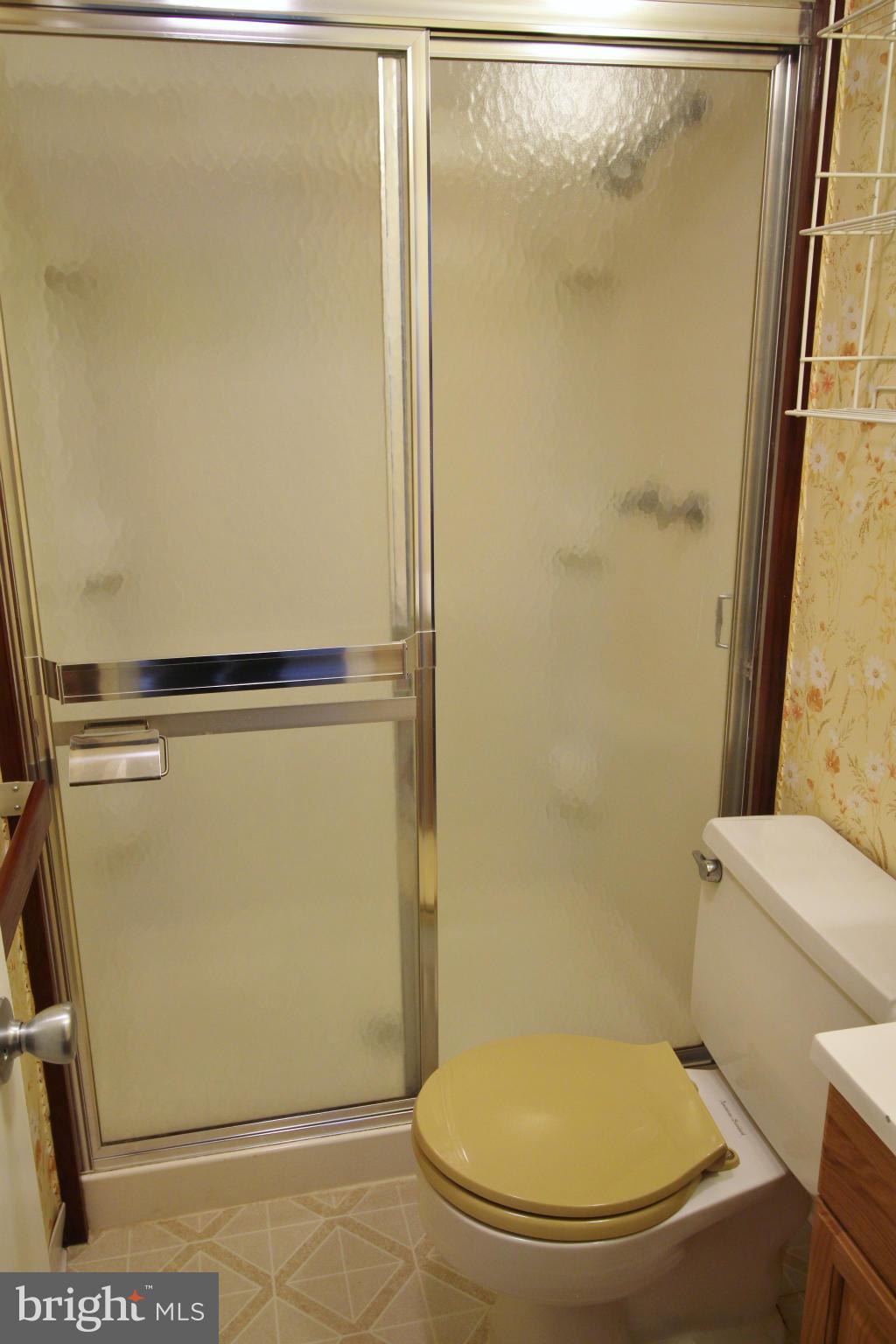 4708 Twinbrook Road Fairfax, VA 22032 - Photo 8 of 14 Bath