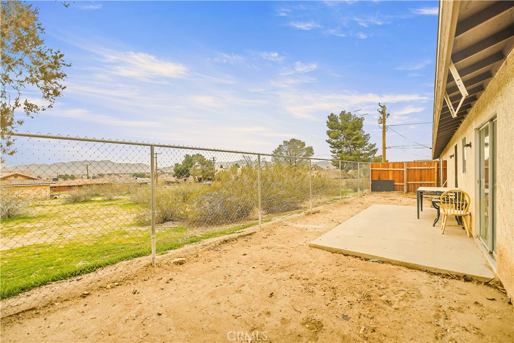 20209 Otoe Road Apple Valley, CA 92307 - Photo 30 of 32 a view of ocean with a big yard