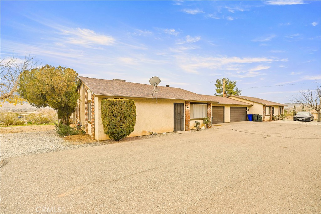 20209 Otoe Road Apple Valley, CA 92307 - Photo 6 of 32