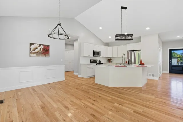 $649,900 | 31 High Blf Road, Belchertown, MA 01007