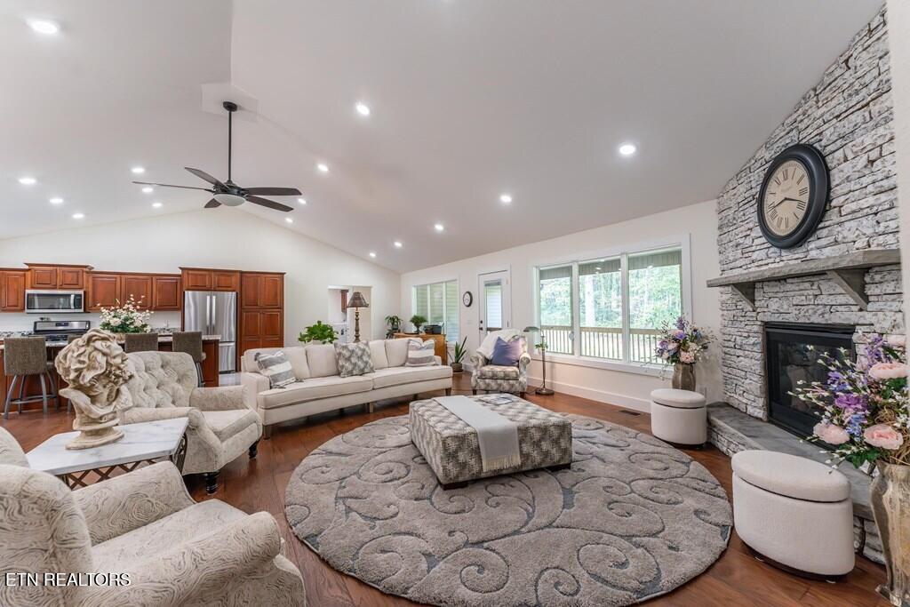 300 East Cove Road Monterey, TN 38574 - Photo 8 of 35 1000070875_11