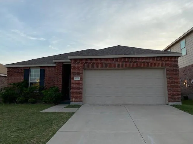 $2,000 | 1720 Gayla Creek Drive, Little Elm, TX 75068