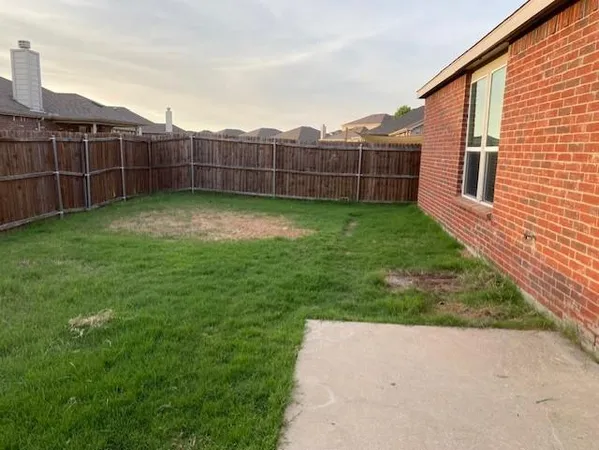 $2,000 | 1720 Gayla Creek Drive, Little Elm, TX 75068