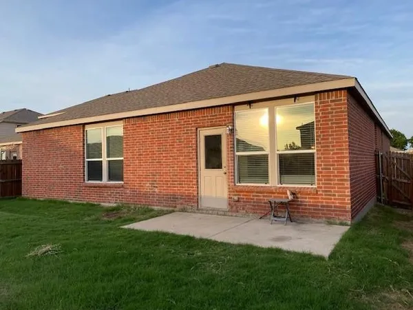 $2,000 | 1720 Gayla Creek Drive, Little Elm, TX 75068