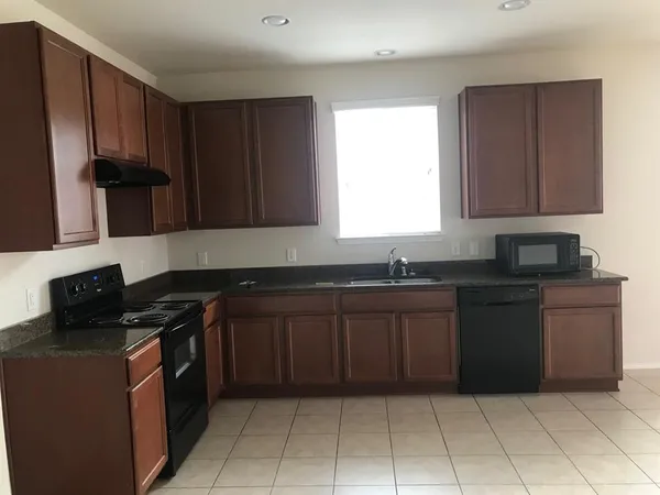 $2,000 | 1720 Gayla Creek Drive, Little Elm, TX 75068