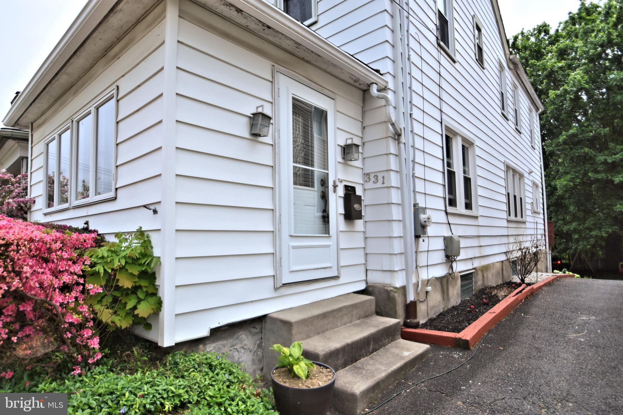 331 Oak Road Glenside, PA 19038 - Photo 2 of 25 Gallery Image 2