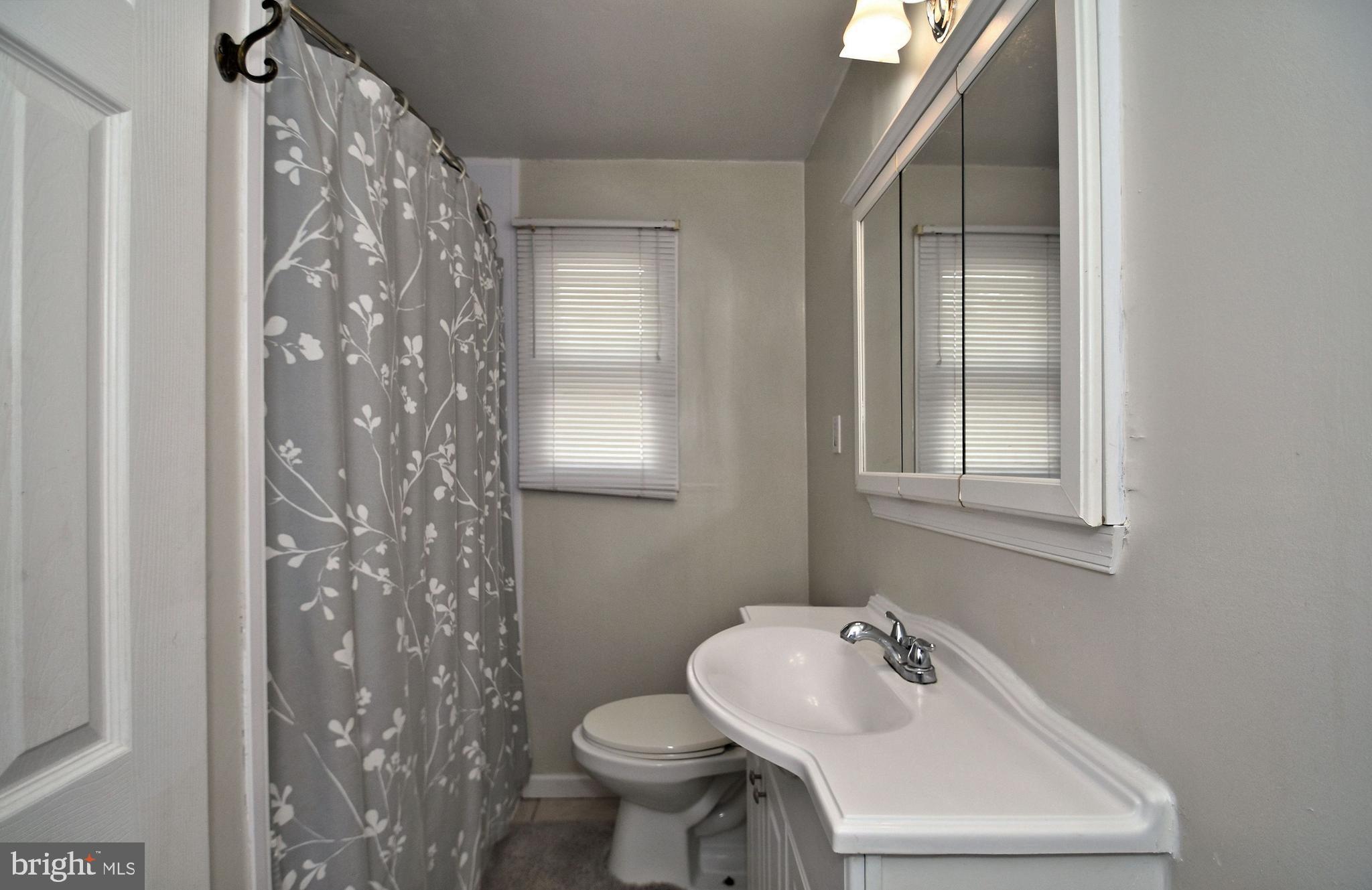 331 Oak Road Glenside, PA 19038 - Photo 18 of 25 Gallery Image 18