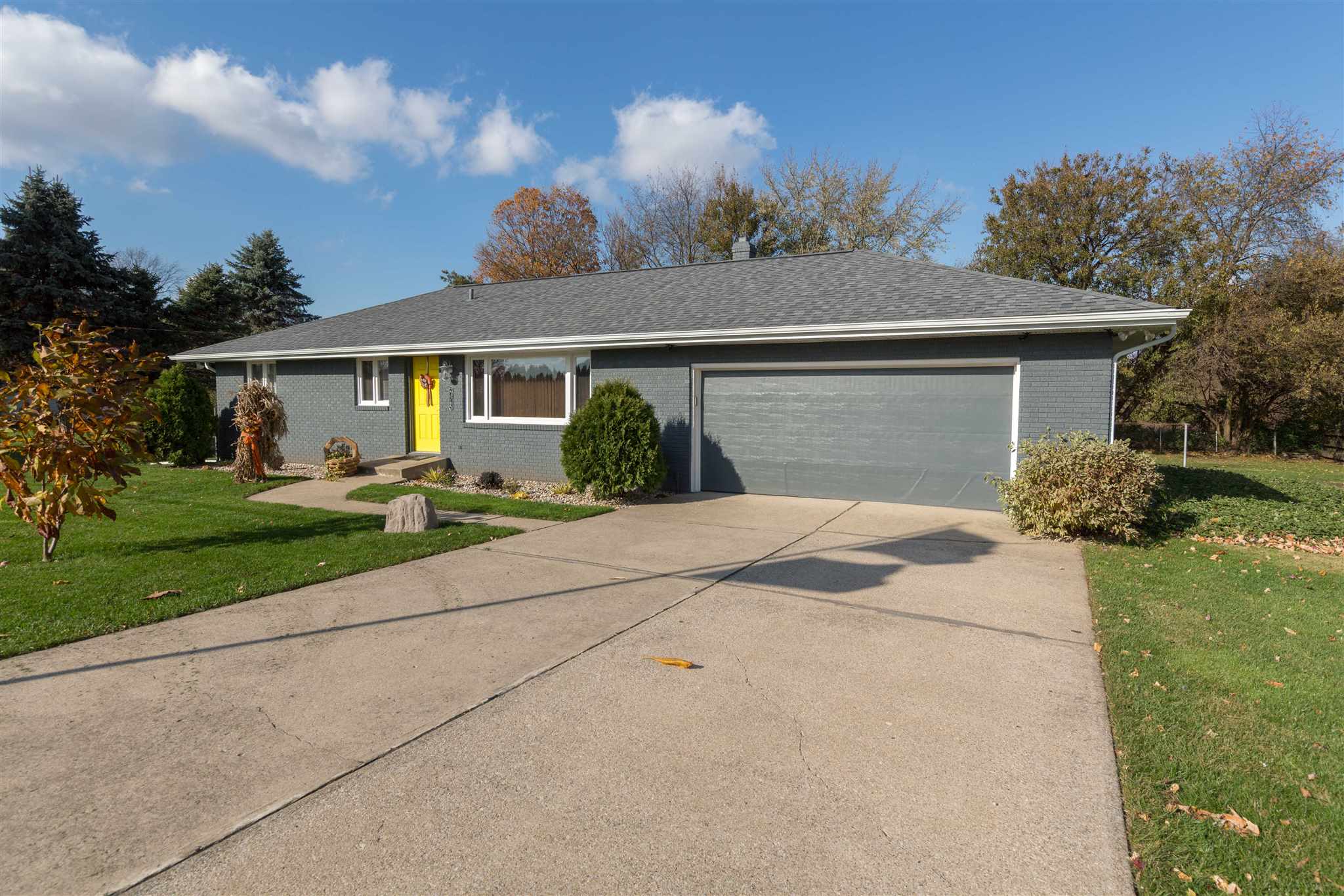 23765 Brick Road South Bend, IN 46628 - Photo 1 of 28