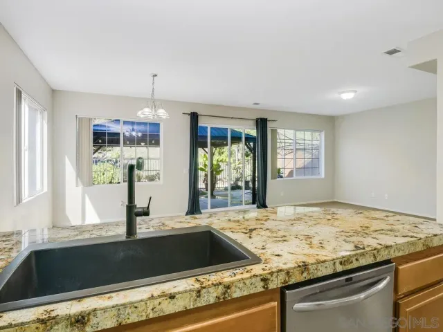 $1,075,000 | 460 Chardonnay Court, San Marcos, CA 92069