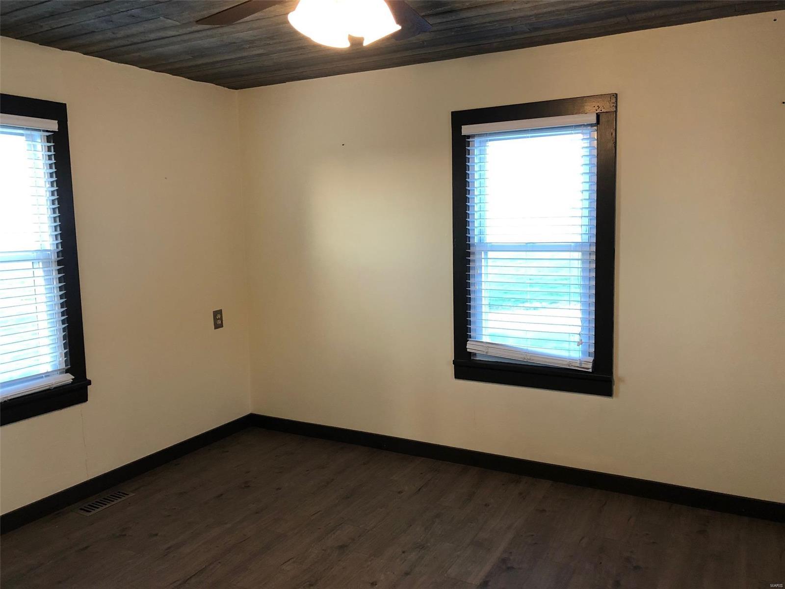 14026 Pocahontas Road Pocahontas, IL 62275 - Photo 15 of 23 Gallery Image 15