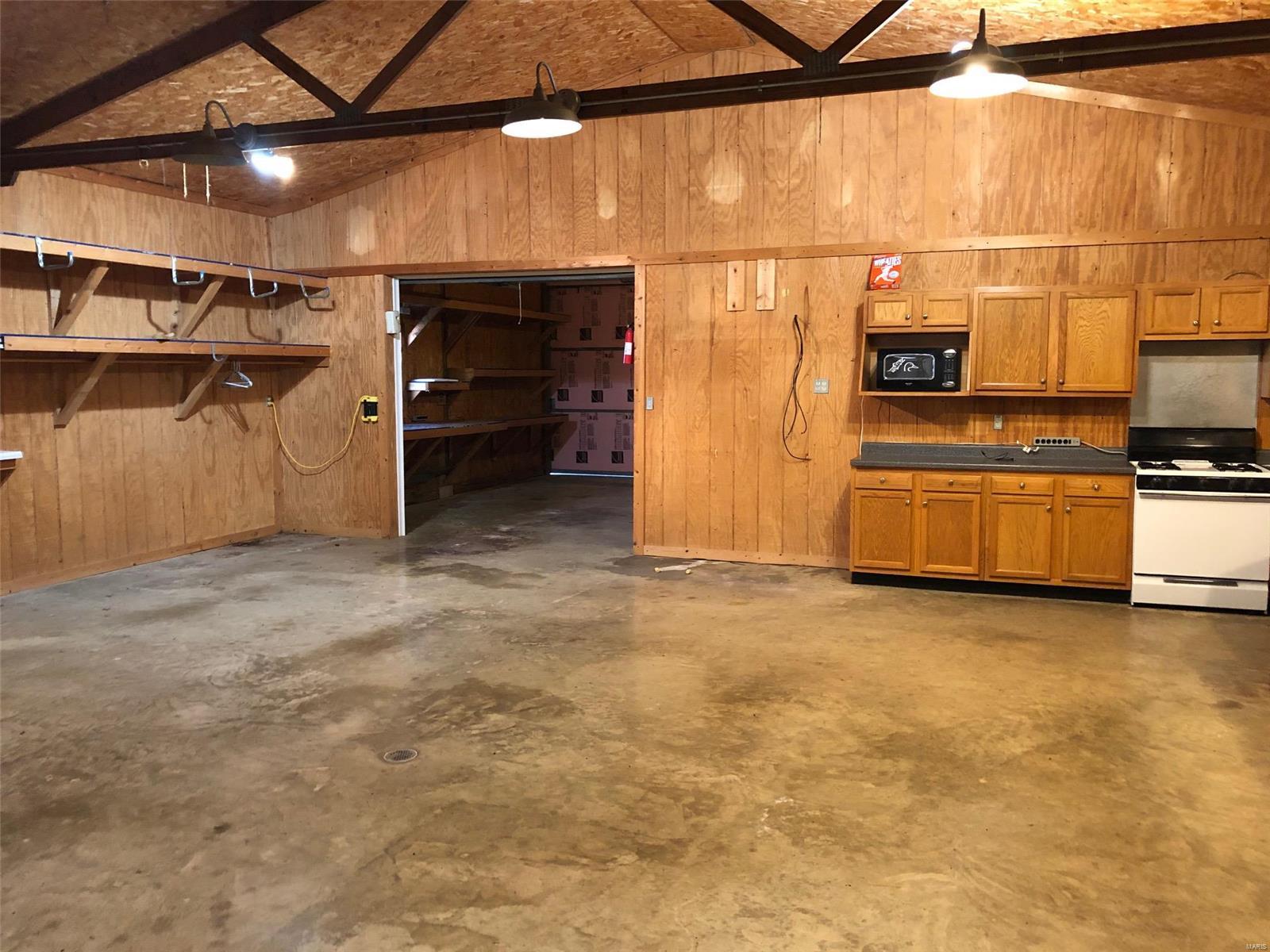 14026 Pocahontas Road Pocahontas, IL 62275 - Photo 22 of 23 Gallery Image 22