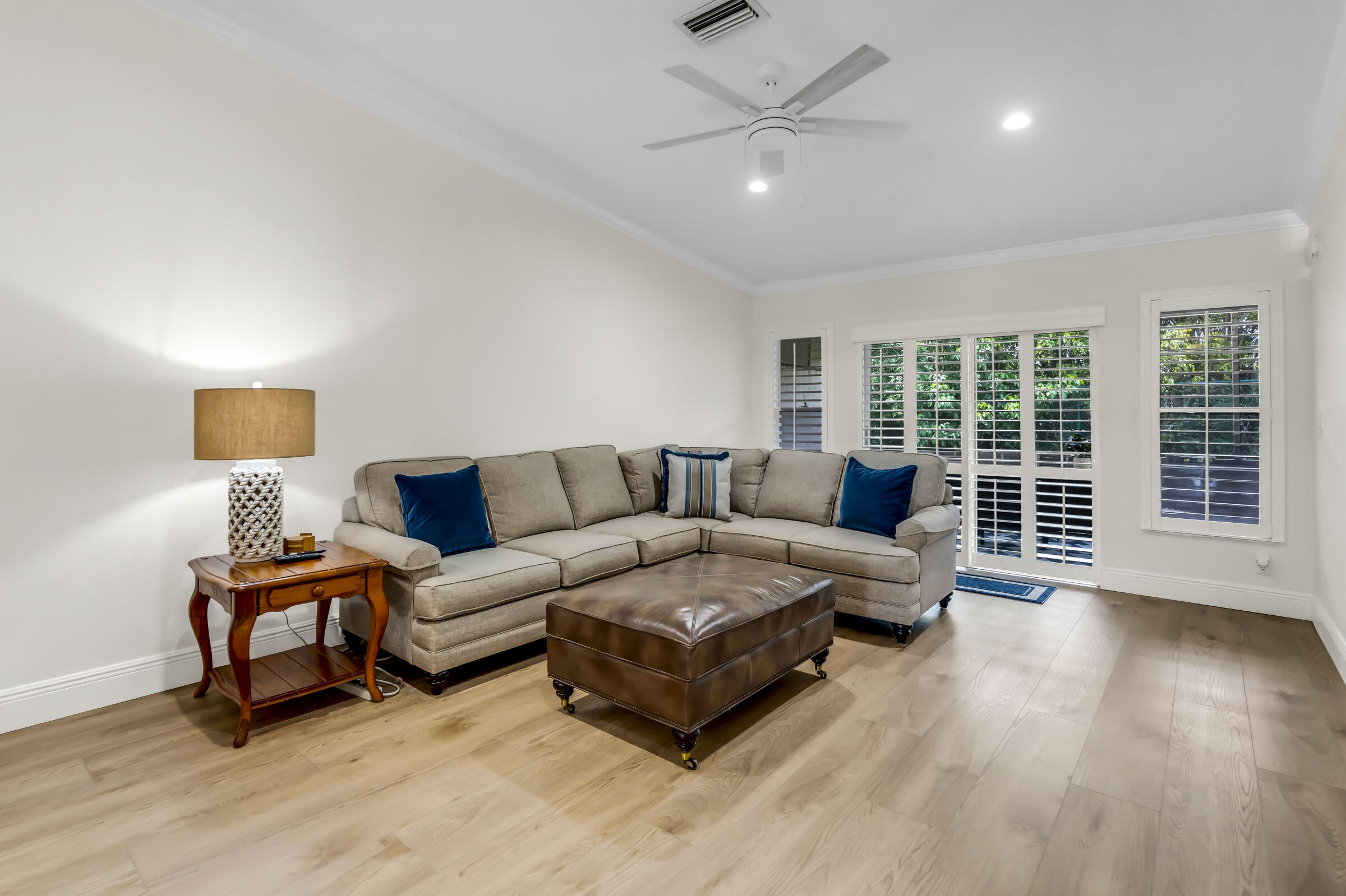 18559 Egret Way Boca Raton, FL 33496 - Photo 7 of 29 living room