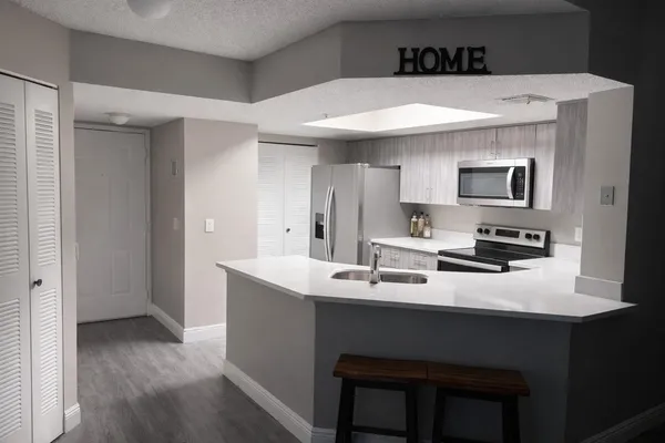 $2,800 | 5065 Wiles Road, Unit 302, Coconut Creek, FL 33073