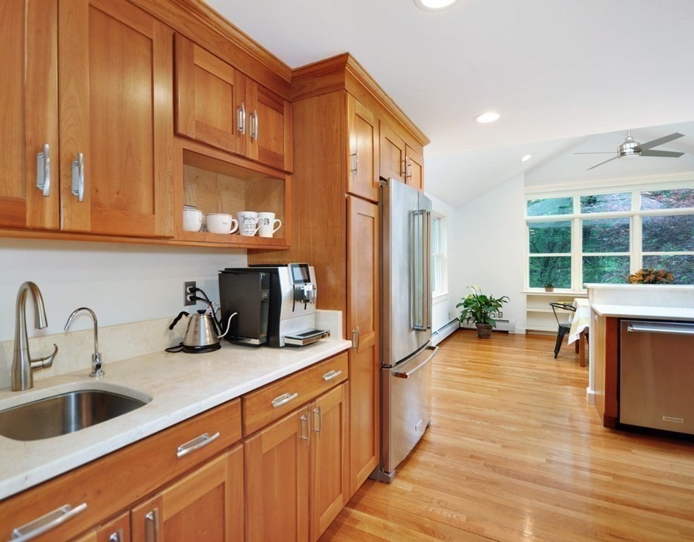 309 Lindsay Pond Road Concord, MA 01742 - Photo 7 of 38 Gallery Image 7