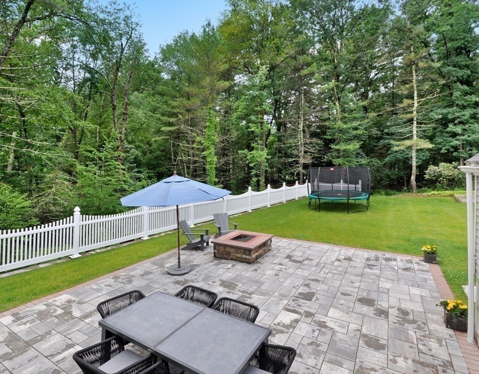 309 Lindsay Pond Road Concord, MA 01742 - Photo 10 of 38 Gallery Image 10
