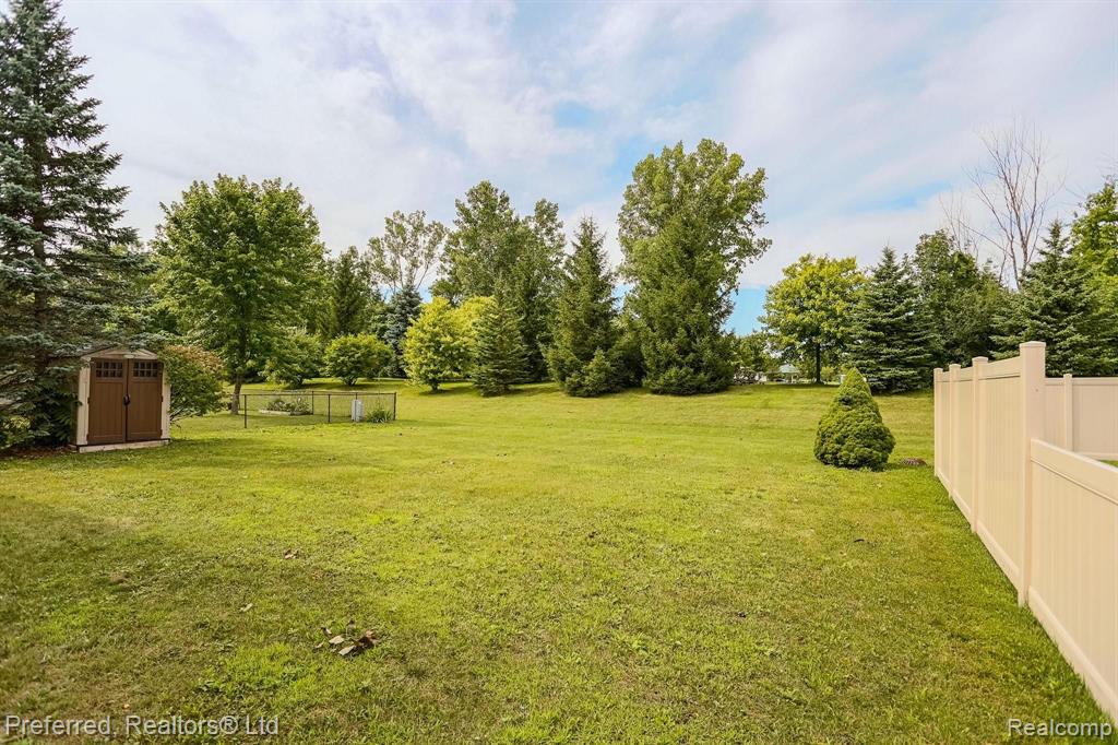 44518 Ridgefield Road Canton, MI 48188 - Photo 30 of 33