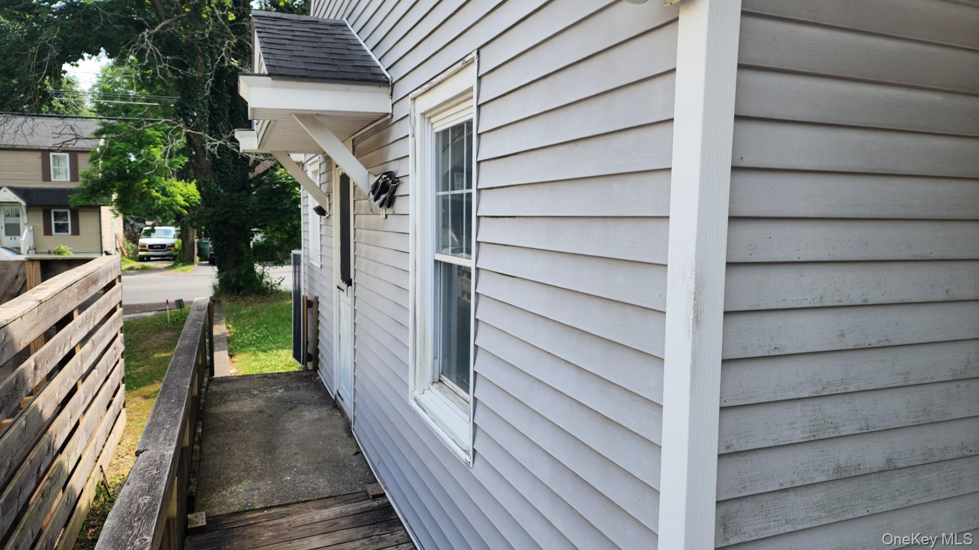 21 Marple Road Poughkeepsie, NY 12603 - Photo 4 of 24