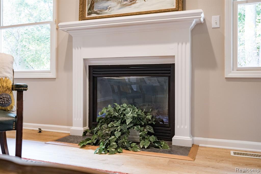 2626 Hickory Lawn Road Rochester Hills, MI 48307 - Photo 8 of 44