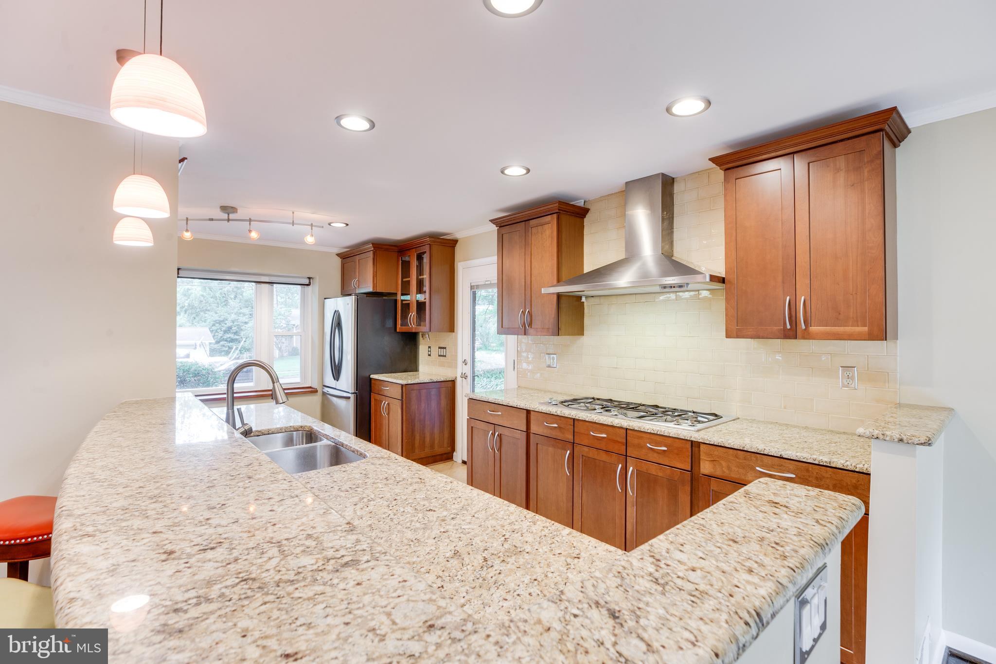 5600 Ravenel Lane Springfield, VA 22151 - Photo 2 of 71 Gallery Image 2