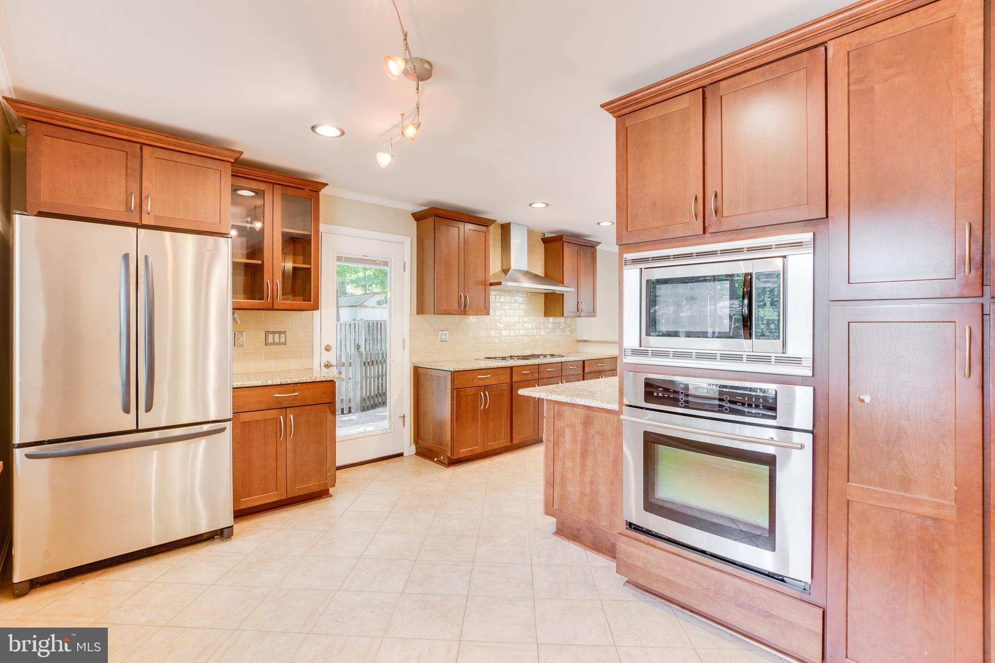 5600 Ravenel Lane Springfield, VA 22151 - Photo 12 of 71 Gallery Image 12