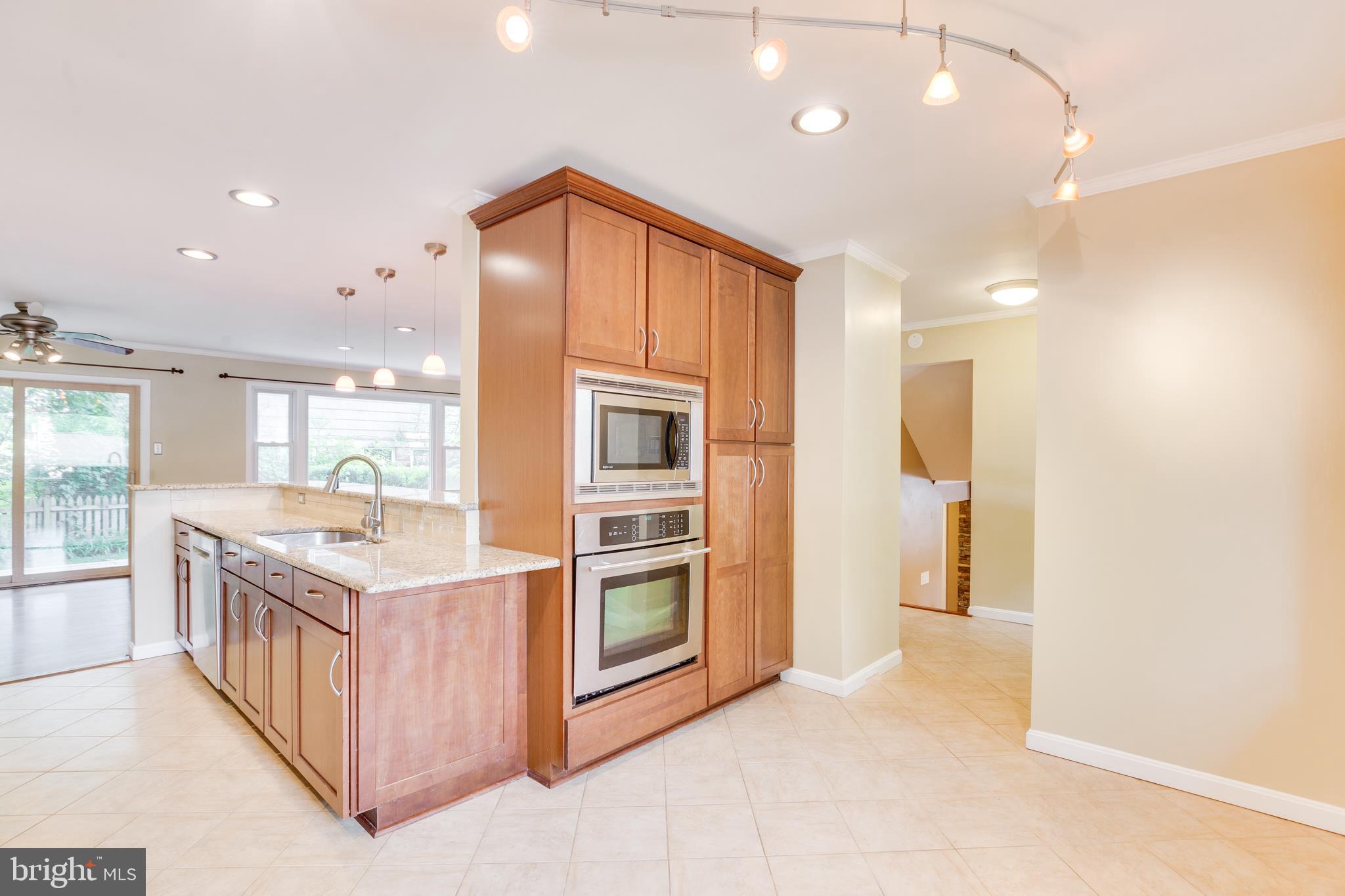5600 Ravenel Lane Springfield, VA 22151 - Photo 4 of 71 Gallery Image 4