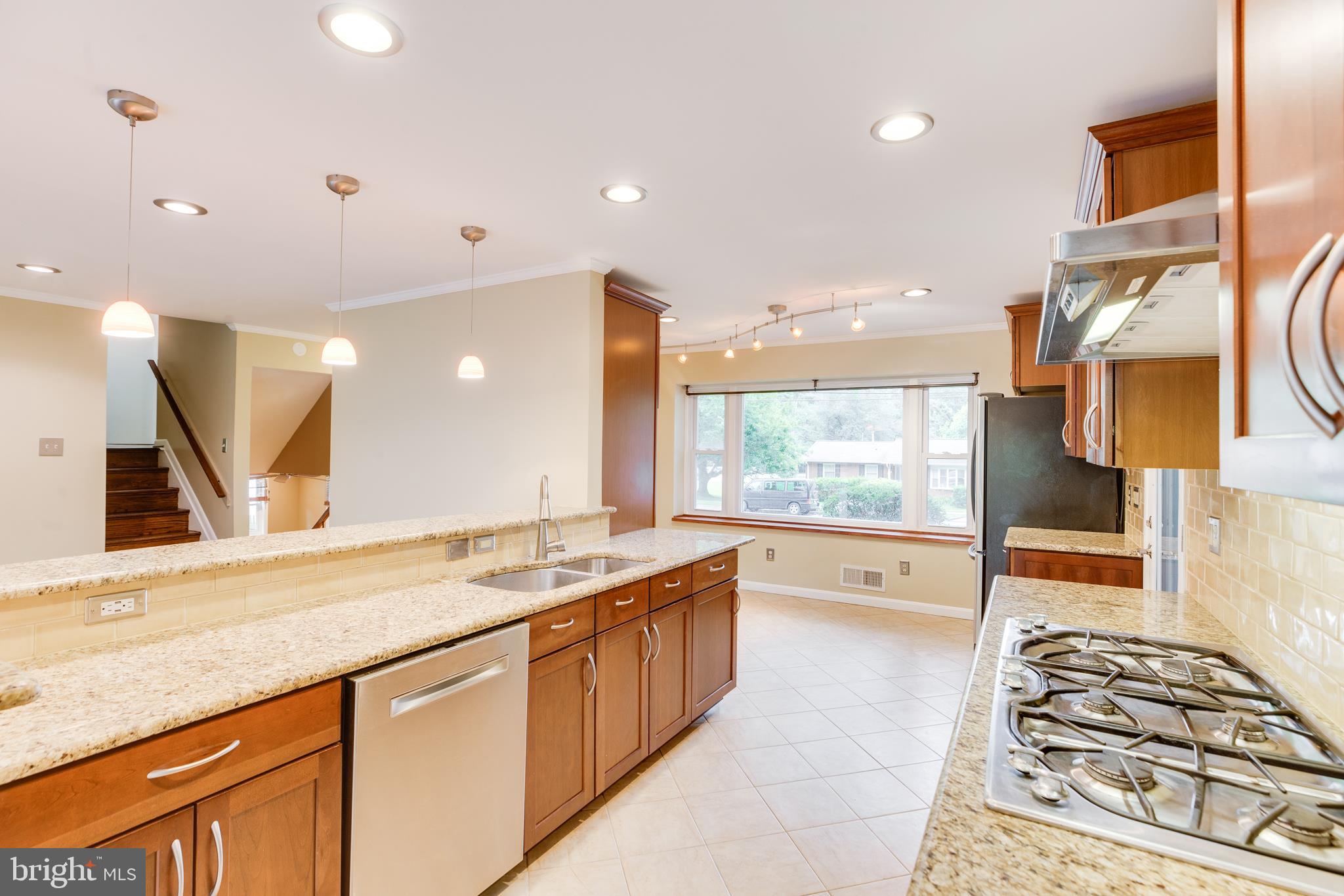 5600 Ravenel Lane Springfield, VA 22151 - Photo 9 of 71 Gallery Image 9