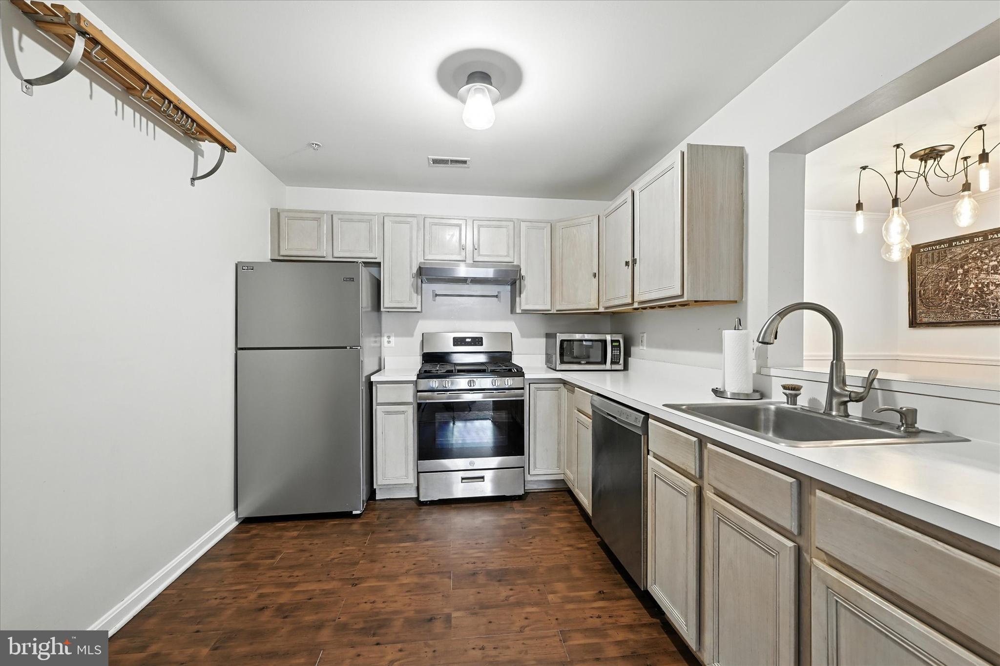 2 Tyler Falls Court, Unit A Baltimore, MD 21209 - Photo 6 of 28 Gallery Image 6