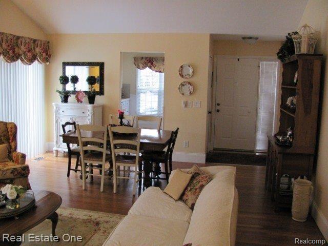 460 Farmridge Court Rochester, MI 48307 - Photo 11 of 25 IMG_1328