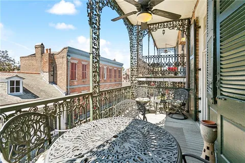 $699,000 | 831 St Louis Street, Unit H, New Orleans, LA 70112