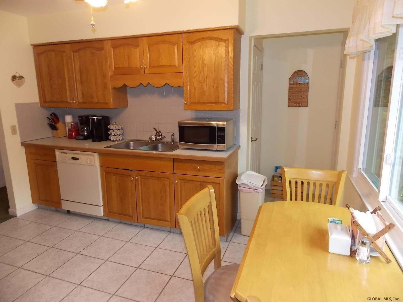 51 Werner Road Halfmoon, NY 12065 - Photo 4 of 23 Photo 4