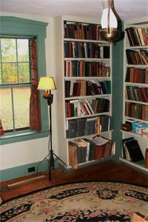 460 Market Hill Road Amherst, MA 01002 - Photo 3 of 15
