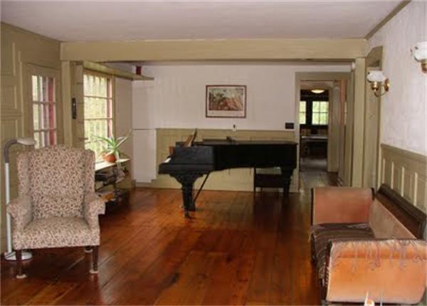 460 Market Hill Road Amherst, MA 01002 - Photo 4 of 15