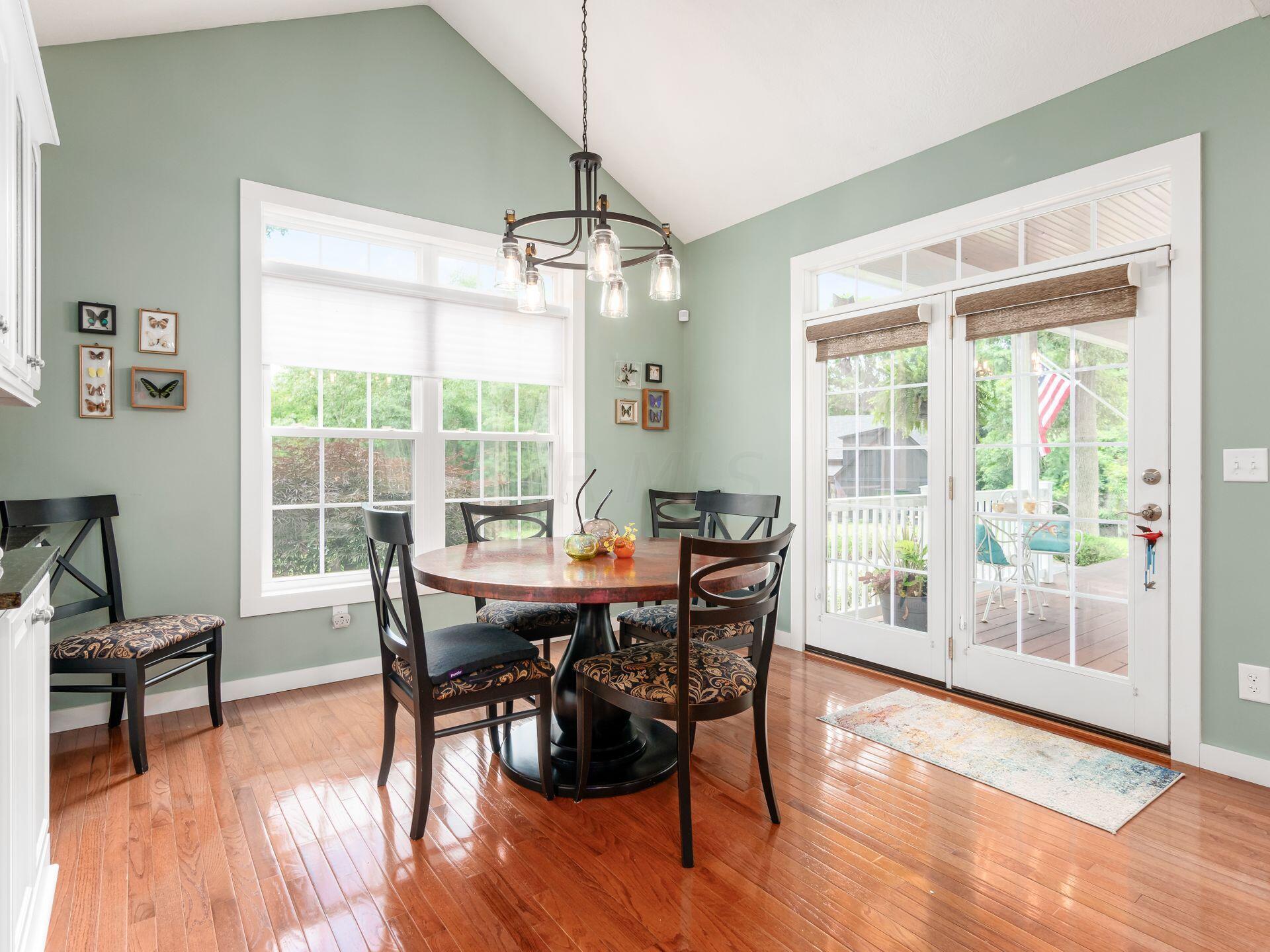 154 Quailrun Road Thornville, OH 43076 - Photo 29 of 89 Breakfast room w/ access to deck