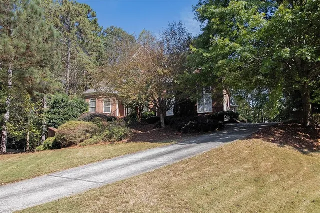 $1,300,000 | 345 Lake Bend Court, Alpharetta, GA 30004