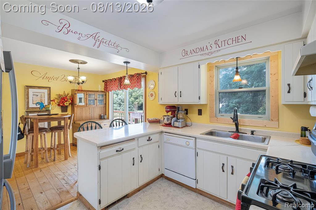 6776 Farley Road Pinckney, MI 48169 - Photo 11 of 45 Gallery Image 11
