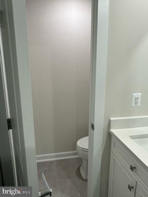 814 South Greenbrier Street Arlington, VA 22204 - Photo 17 of 27 a bathroom with a sink and toilet