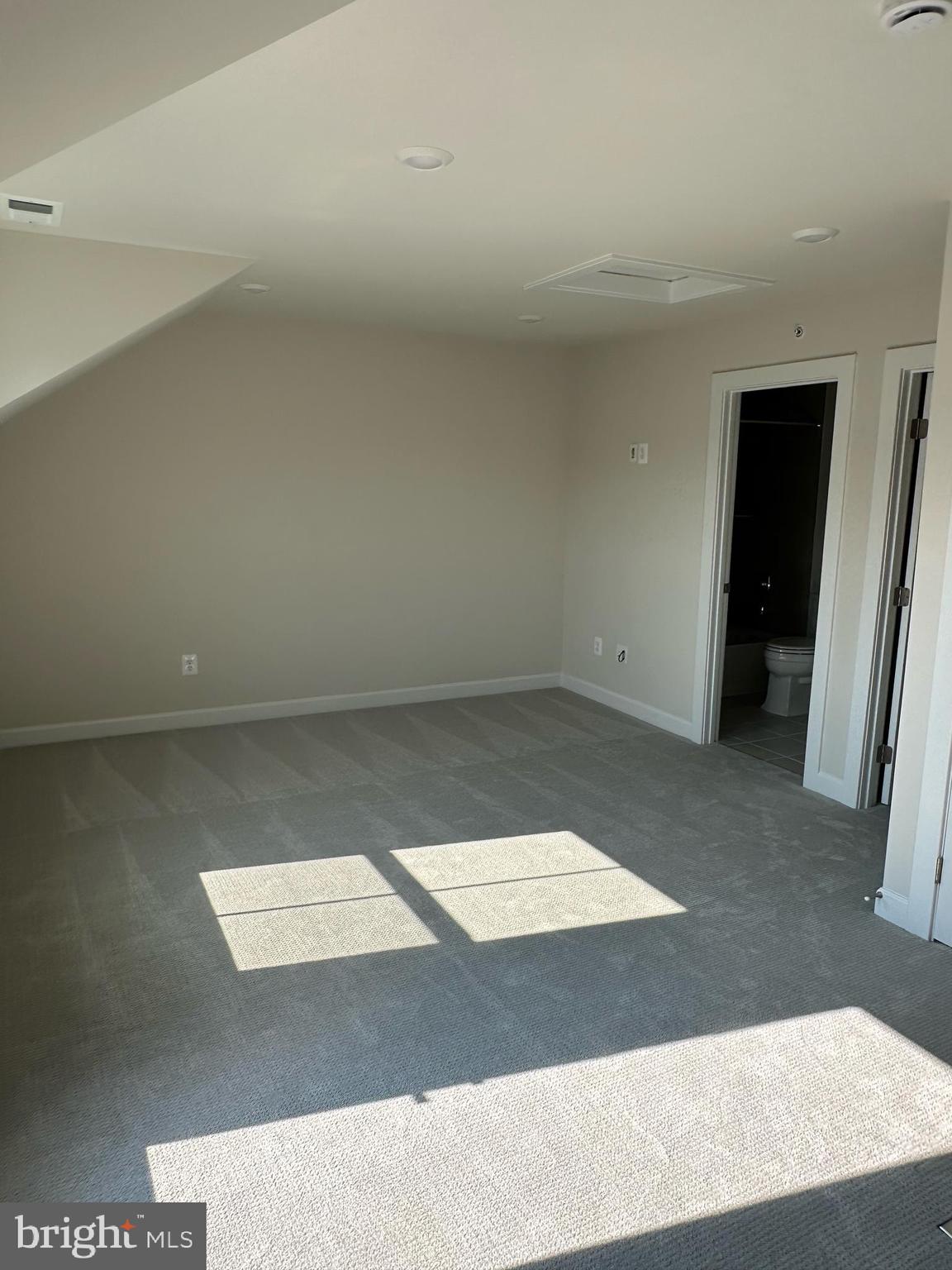 814 South Greenbrier Street Arlington, VA 22204 - Photo 22 of 27 en view interior of the house