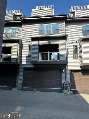 a view of a room with an empty space