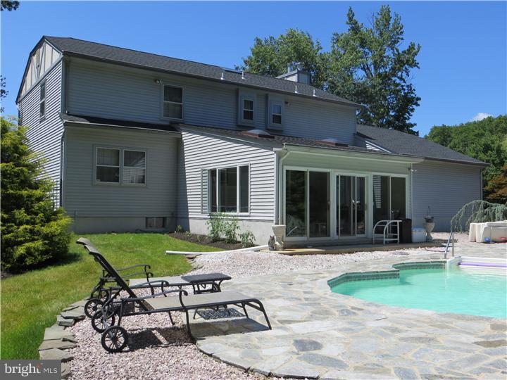 9 Buck Road Yardville, NJ 08620 - Photo 2 of 25 Exterior Back