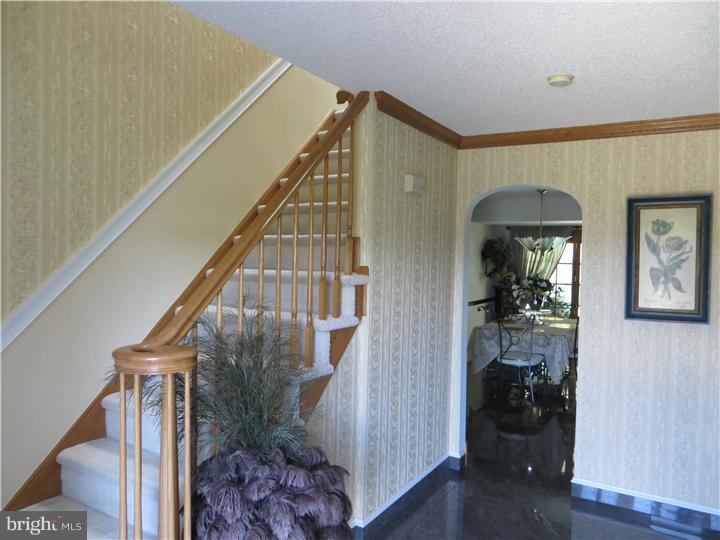 9 Buck Road Yardville, NJ 08620 - Photo 3 of 25 Foyer
