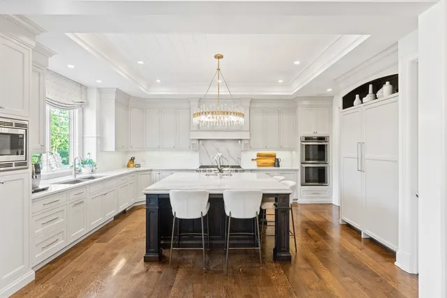 $2,400,000 | 39W162 Longmeadow Lane, St. Charles, IL 60175