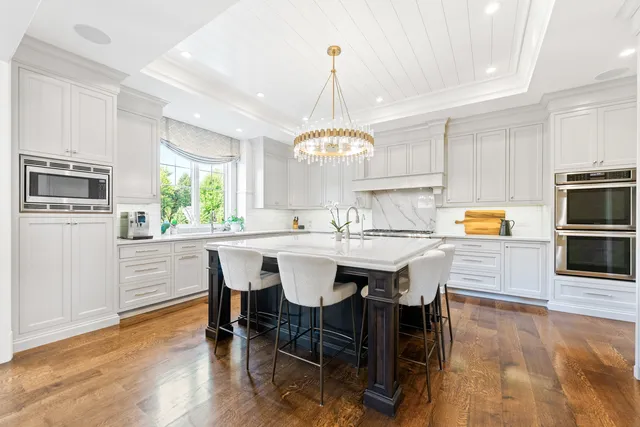 $2,400,000 | 39W162 Longmeadow Lane, St. Charles, IL 60175