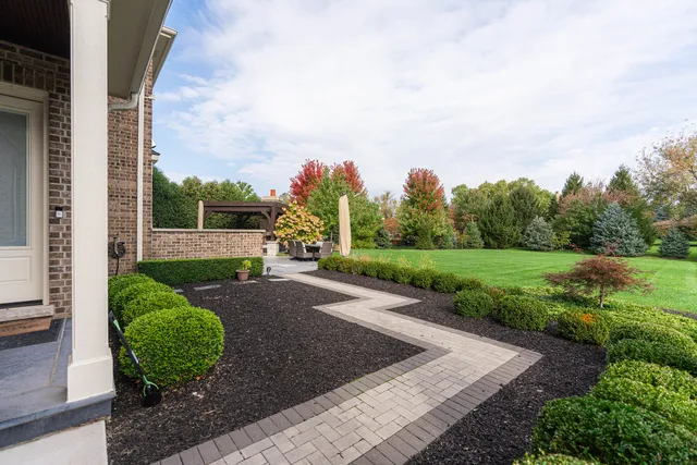 $2,400,000 | 39W162 Longmeadow Lane, St. Charles, IL 60175