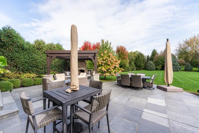 $2,400,000 | 39W162 Longmeadow Lane, St. Charles, IL 60175