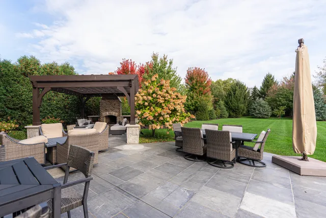 $2,400,000 | 39W162 Longmeadow Lane, St. Charles, IL 60175