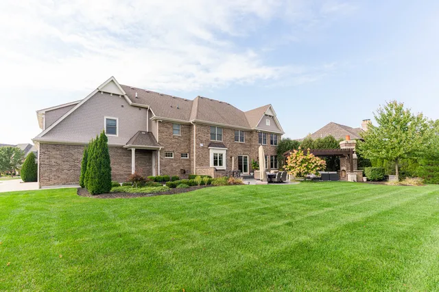 $2,400,000 | 39W162 Longmeadow Lane, St. Charles, IL 60175