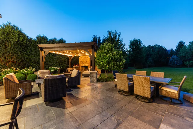 $2,400,000 | 39W162 Longmeadow Lane, St. Charles, IL 60175